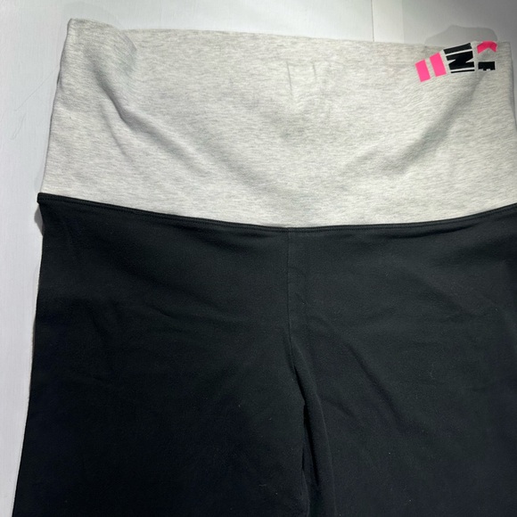 Pink Victoria’s Secret women’s size large yoga leggings with‎ roll down top - Picture 6 of 9
